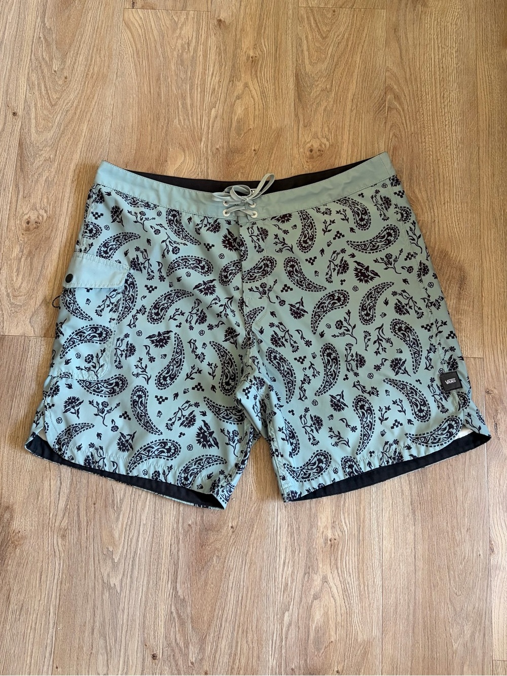 Vans Men's Light Green Paisley Board Shorts w Navy Blue Sz 38